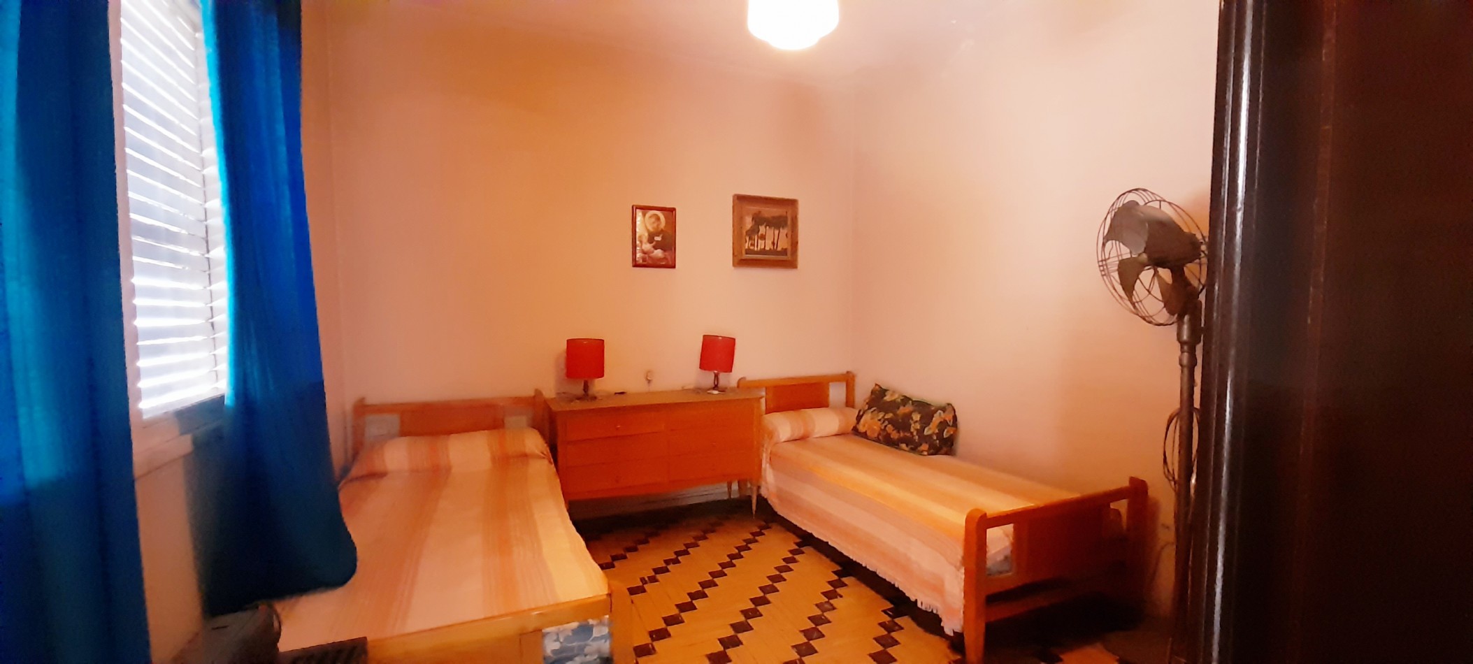 VENTA CASA 5 AMBIENTES CON COCHERA - POSIBILIDAD DE FINANCIAR