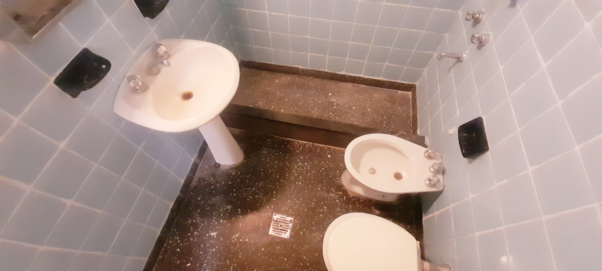 ALQUILA PH 3 AMBIENTES