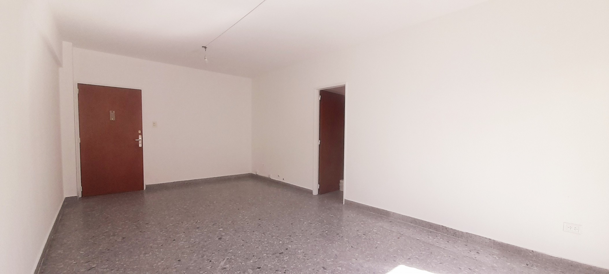 Alquila departamento 4 ambientes c/ Cochera