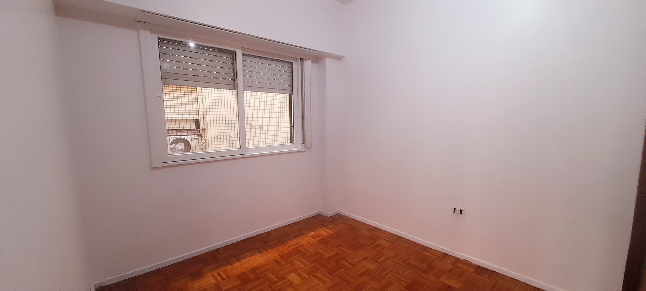 Alquila departamento 4 ambientes c/ Cochera