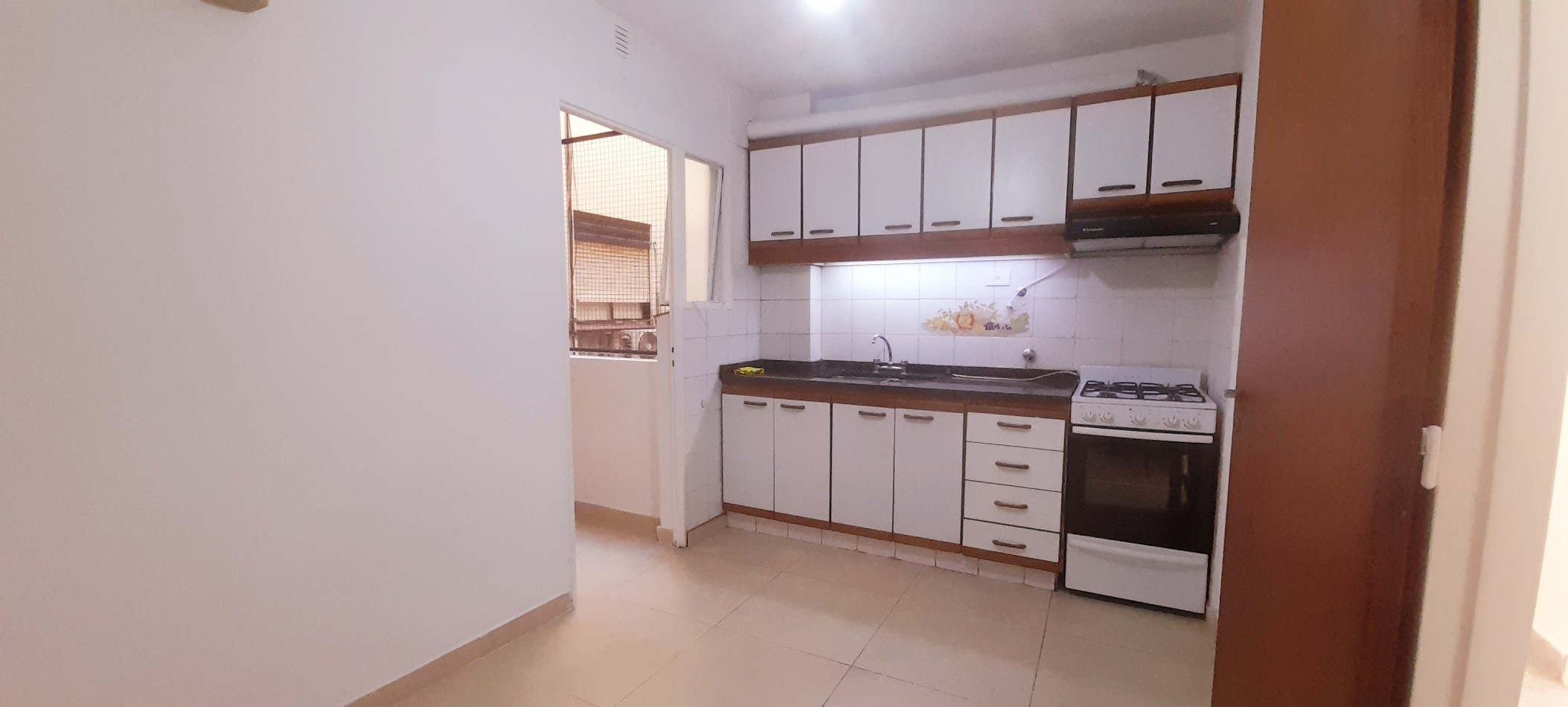 Alquila departamento 4 ambientes c/ Cochera